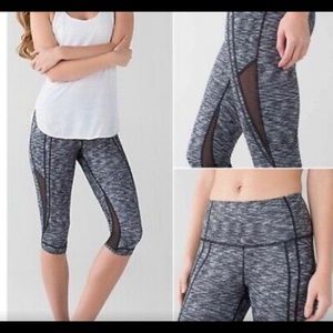 🍋Lululemon Drop it likes its hot Capri Leggings🍋